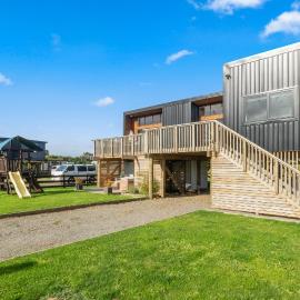 Beachside Sanctuary - Otaki Beach Holiday Home, hotel em Otaki Beach