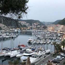 Apt de charme sur la Marina de Bonifacio