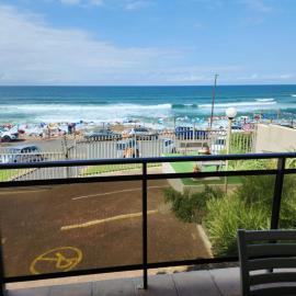 Driftsands Sea View Flats, hotelli kohteessa Uvongo Beach