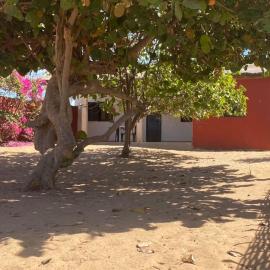 Petite maison en bord de mer, hotel u gradu Palmarin Nguèdj