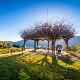 Fairy Tale 13-acre Sunset Villa at Windy Gap Valley near Yosemite