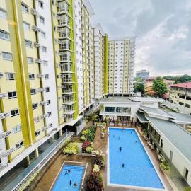 Spacious Combine Family Unit Condo at Mesaverte Residences downtown near SM Gaisano Robinson and Centrio, hotel u gradu Kagajan de Oro