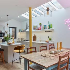 House on Beaconsfield by Coaste - spacious seaside home perfect for relaxing with friends or family, hotel di Deal