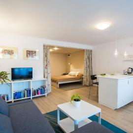 Squash Apartments & Studios, hotel in Siófok