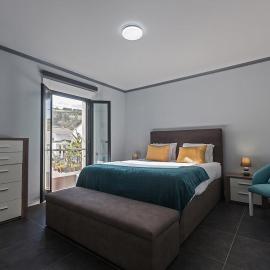 3-bedroom home in Capelas with AC, Heat & parking