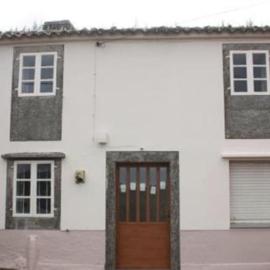 Los Dos Hermanos, hotel u gradu Korunja