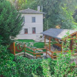 Rustic Rose - Private Premium house, hotel in Tsagarada