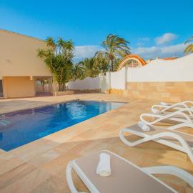 Villa Corina - Plusholidays, hotel in Calpe