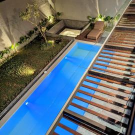 Cottonwood Exclusive Villa Sagarmatha @Puncak, hotelli kohteessa Bogor