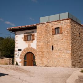 El torreon de la Bruna, hotel in Artieda