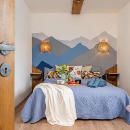 Family Garden Apartments with Free Private Parking & Playground, hotel Rigában