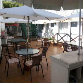 Residencial Las Palmeras, hotel u gradu Ikike