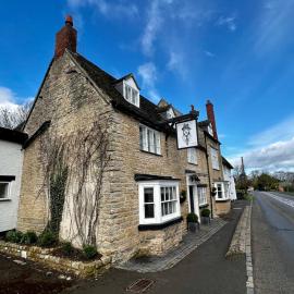 The Lion, Tredington, hótel í Shipston on Stour