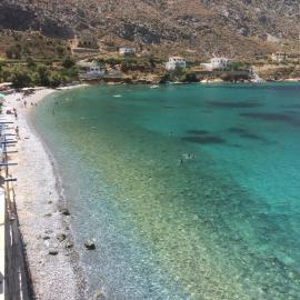 Beachfront Apartment - Sleeps 3 & Free Parking, hotel a Aryinónda