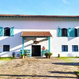 Apartamentos Florinda, hotel v destinácii Ucieda de Abajo