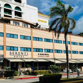 Serenti Hotel Saipan, hotel in Garapan