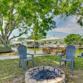 Waterfront Okeechobee Getaway w/ Backyard Dock!، فندق في أوكيتشوبي