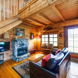 Viesnīca Private Hot Tub: 'Blue Sky Cabin' in Sequim pilsētā Sikvīma