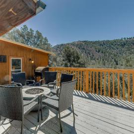 Ruidoso Cabin Rental w/ Hot Tub: Walk to Main!