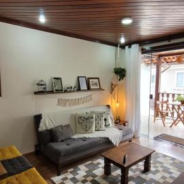 Hospedagem Doce Lar - Casa Bougainville, hotelli kohteessa Teresópolis