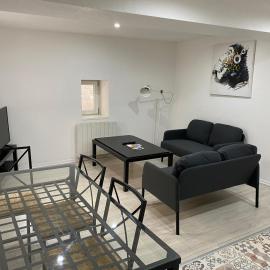 Appartement 2ème étage 42m2 hyper centre ville / parking gratuit, hotel v destinácii Riom