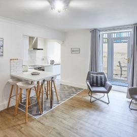 Apartment 1 - Khyber Lodge Apartments, hotel in Whitby