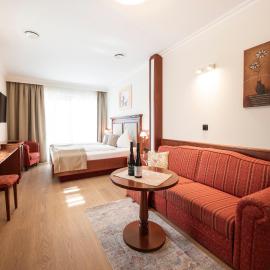 Boutiquehotel WEINSPITZ & Weingut STRAWANZER Donabaum, hotel din Spitz