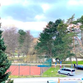 Scharbeutz में, होटल Schöne 3-Zi-Wohnung mit "in-door-pool", "Gym" und "Spielraum" und frisch renoviertem Bad an der Promenade direkt am Scharbeutzer Strand