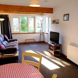 Lovely 1-bedroom apartment with free parking