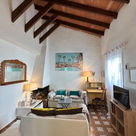 Casa Bela, casa reformada en Marbella muy cerca de la playa, hotel a Marbella