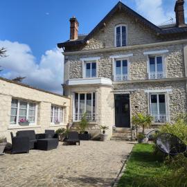 Le Gîte Senlisien, hotel u gradu Sanlis