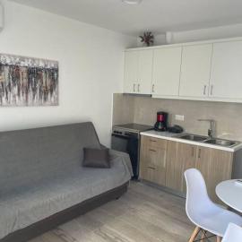 Enastron Cozy & Quiet Apartment, khách sạn ở Heraklio Town