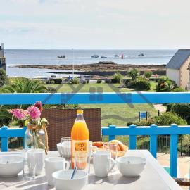 LocaLise au Guilvinec - A22 - Belle vue sur la mer, la piscine et le jardin - Tout à pied, plages, port, centre, commerces, marché - Wifi inclus - Animaux bienvenus - Linge de lit inclus、ル・ギルヴィネックのホテル