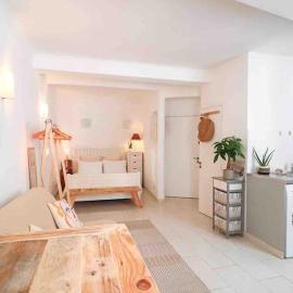 Cosy studio situé en plein cœur du vieil antibes.