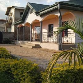 Résidence le HAMEAU de BITENG – hotel w mieście Jaunde