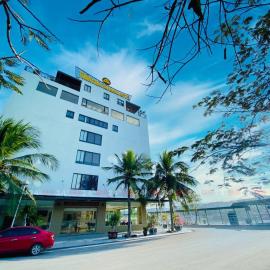 Tuan Chau Marina Hotel