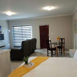 Bella's self contained daily accommodation, hotel a Meyerton