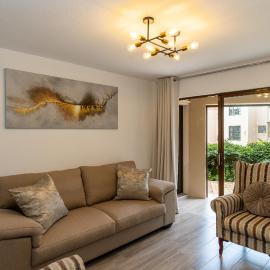 67 The Shades - Luxury Apartment in Umhlanga - Airconditioning throughout and Inverter, hotel in Durban
