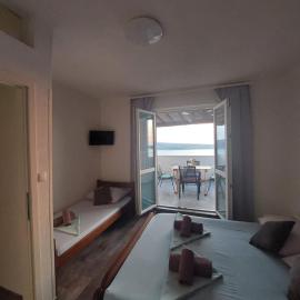 Apartmani Orešković、クスティチのホテル