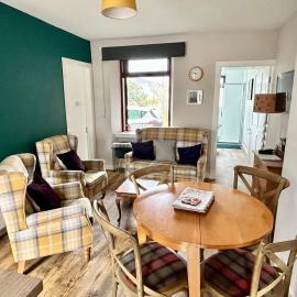Lottie’s Cottage, Rhynie, Aberdeenshire, Hotel in Rhynie