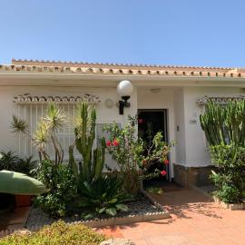 Beach Bungalow, מלון במאלגה
