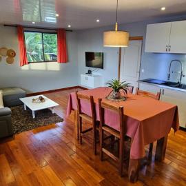 Spacieux et charmant Appartement Heremata - Arue - Tahiti โรงแรมในArue
