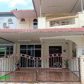 HELLO HOMESTAY, hotel in Nibung Tebal