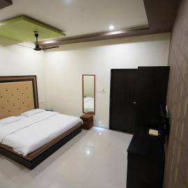 Hotel Ravi Residency, hótel í Nadiād