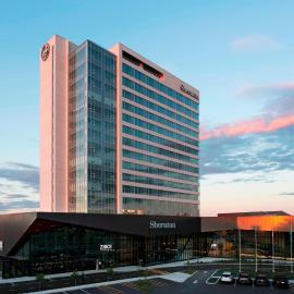 Sheraton Saint-Hyacinthe Hotel: Saint-Hyacinthe şehrinde bir otel
