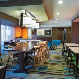 Fairfield Inn & Suites by Marriott San Antonio Airport/North Star Mall, hótel í San Antonio