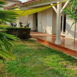 maison avec jardin dans jolie cité proche océan