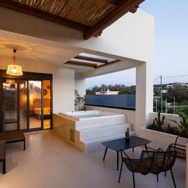 레딤노에 위치한 호텔 Isla Luxury Apartments - Private Hot tub - 100m from beach