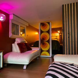 Love room - love Abella box, location adulte, ξενοδοχείο σε Saint-Étienne-au-Mont