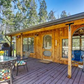 9 Mi to Bass Lake: Cabin w/ Fire Pit in Wishon!, hotel in Bass Lake Annex